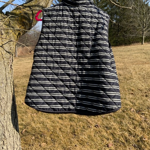 E Studio Woman plus size Puffer Body Warmer in Navy Blue/white Stripe - Picture 2 of 6